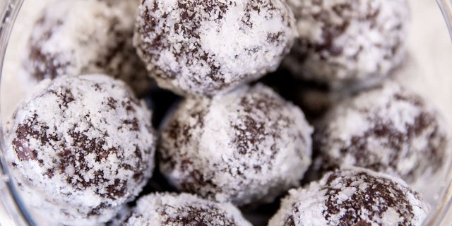 Double Chocolate Chip Energy Balls