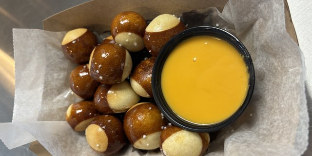 Pretzel Bites & Whiz Cheese Dip