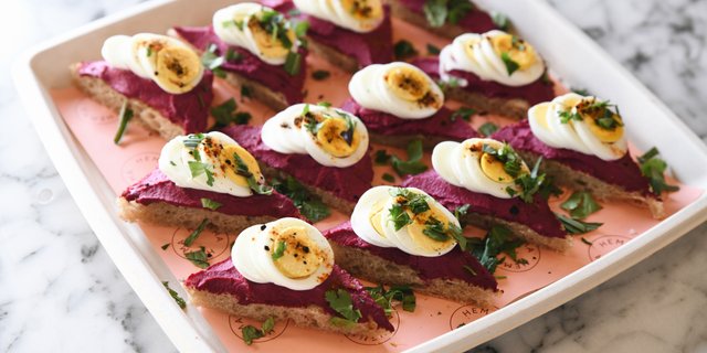 Beet Hummus & Egg Toast Platter