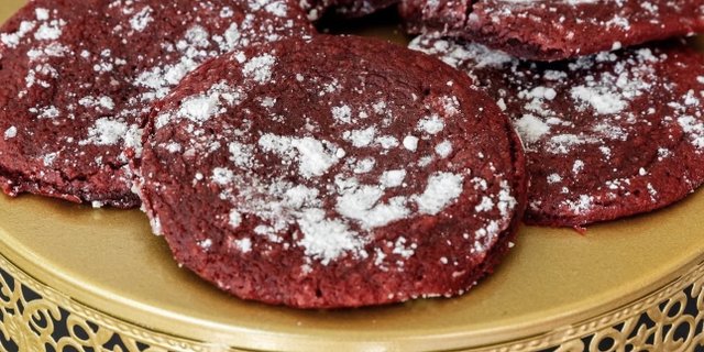 Red Velvet Crisp Cookies