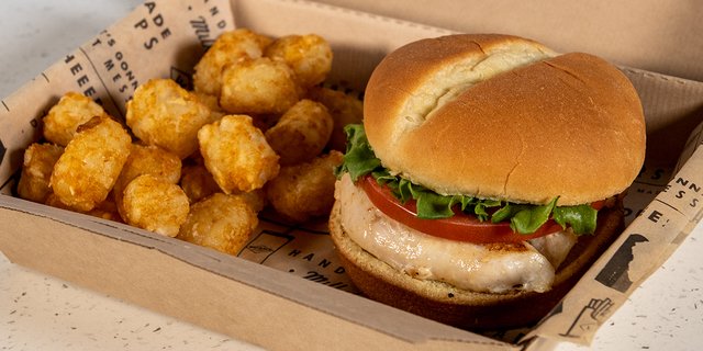 Grilled Chicken Sandwich & Tater Tots Boxed Meal