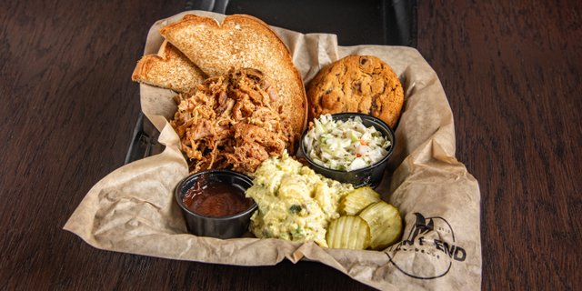 BBQ Platter Boxed Lunch