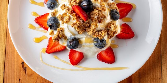 Yogurt Granola Bowl