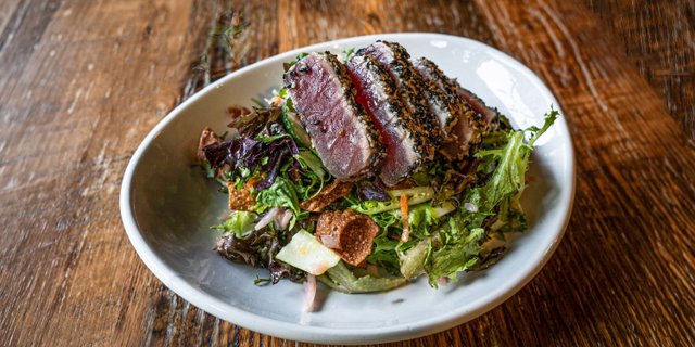 Sesame Tuna Wonton Salad