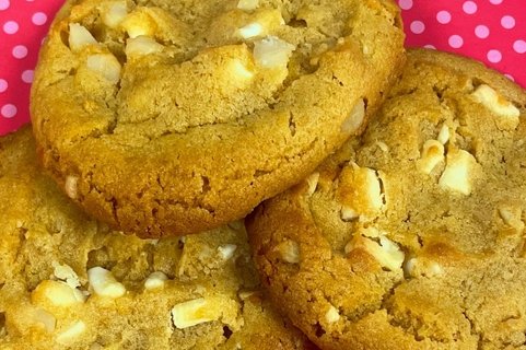 White Chunk Mac Cookies