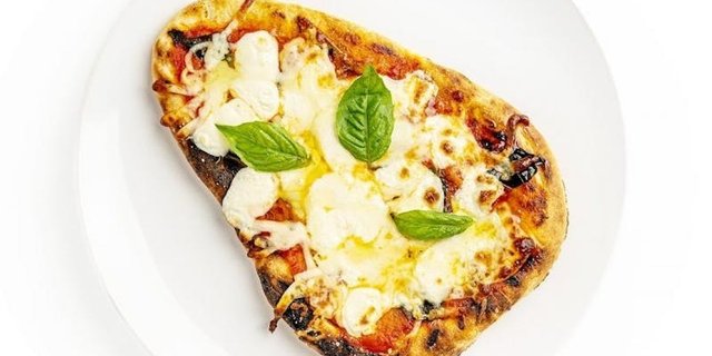 Grilled Naan Pizza Margherita