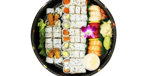 Half Cooked & Half Raw Sushi Tray