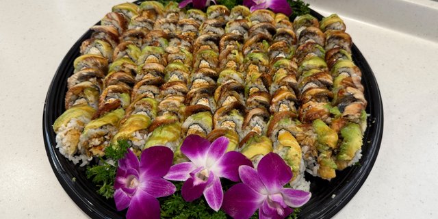 80-Piece Dragon Roll Platter