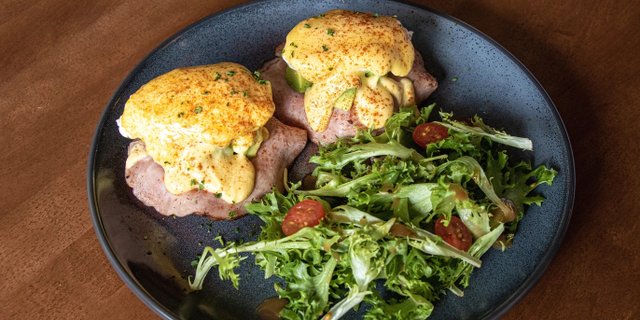 Van Gogh Eggs Benedict