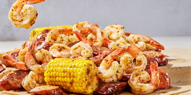 Sailor's Seafood Boil Family Meal