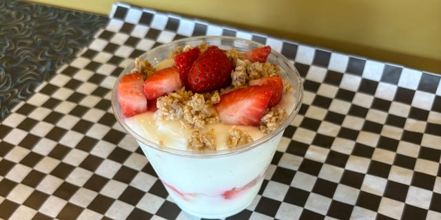 Yogurt Parfait w/ Granola & Fresh Berries