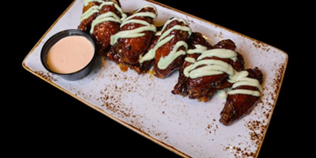 Half Tray Chipotle Honey Wings