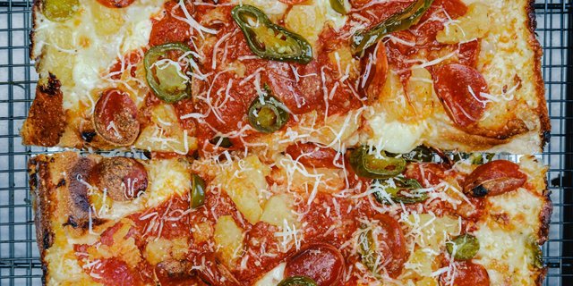 Detroit, Or Pizza