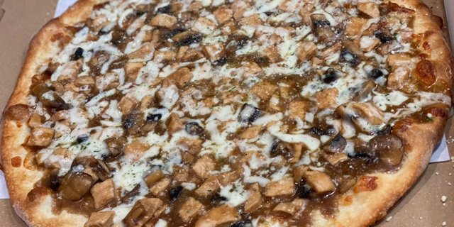 Chicken Marsala White Pizza
