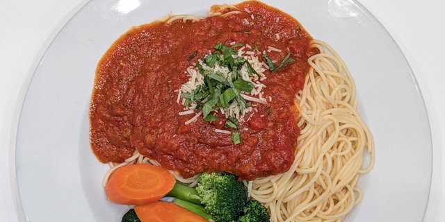 Spaghetti w/ Tomato Sauce