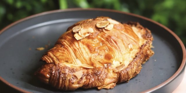 Almond Croissant