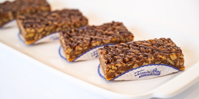 Pecan Diamond Bar