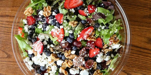 Berry & Goat Cheese Salad Party Platter