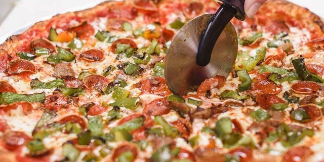 18" Pizza
