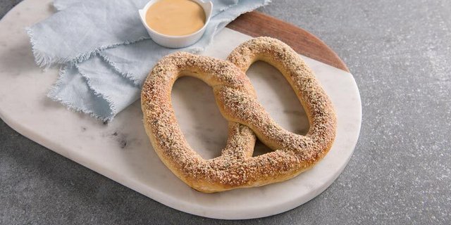 Roasted Garlic & Parmesan Pretzel