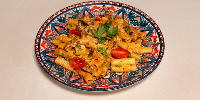 Rigatoni a La Siciliana Tray