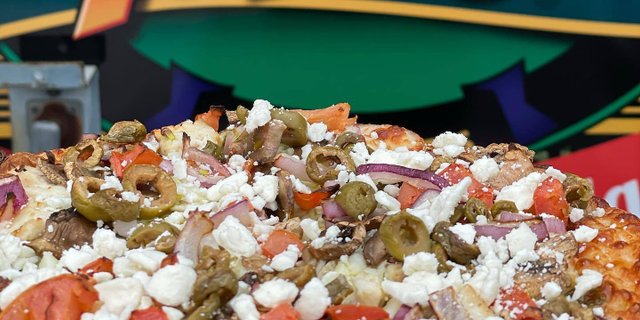 Mediterranean Pizza