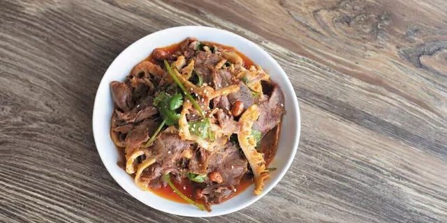 Beef Tendon & Tripe in Chili Sauce (夫妻肺片)