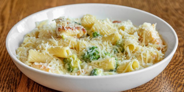 Chicken Rigatoni w/ Broccoli