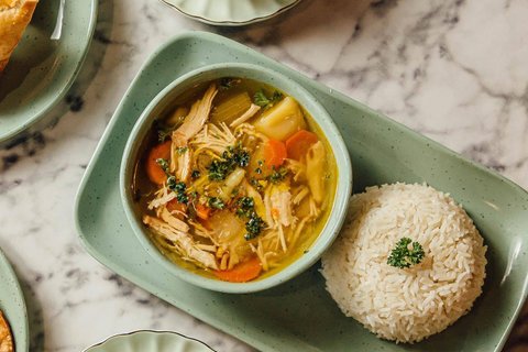 Individual Mami's Sopita de Pollo