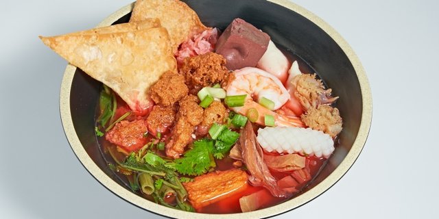 Zen Yai Yen Ta Fo Noodles Soup
