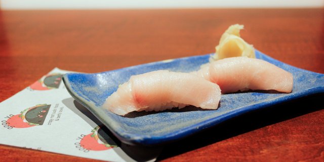 Hamachi Nigiri