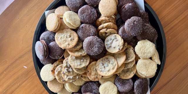 60 Mini Whoopie Pies & Cookies