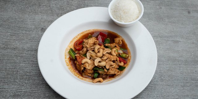 Golden Cashew Nut w/ Chicken