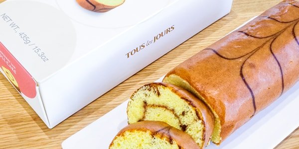 Strawberry Jam Roll Cake