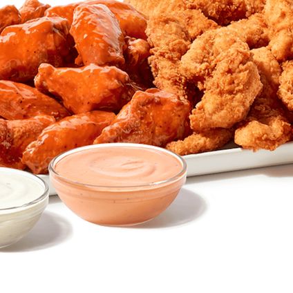Chicken Fingerz™ And Traditional Wings Zampler Platter