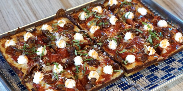 Large Detroit Rob City Pizza