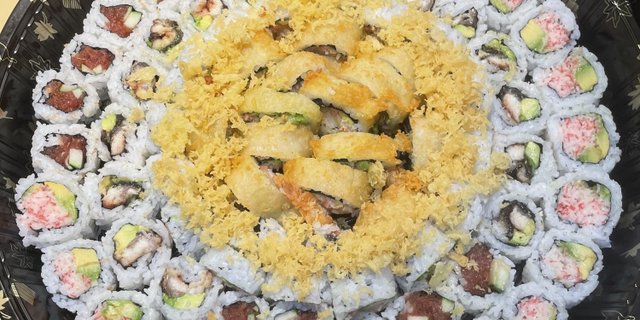 Large Signature Roll Combo Platter
