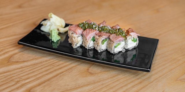 Crab & Wagyu Maki Roll