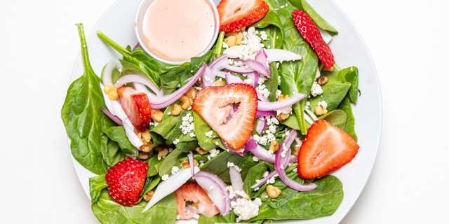 Strawberry Spinach Salad