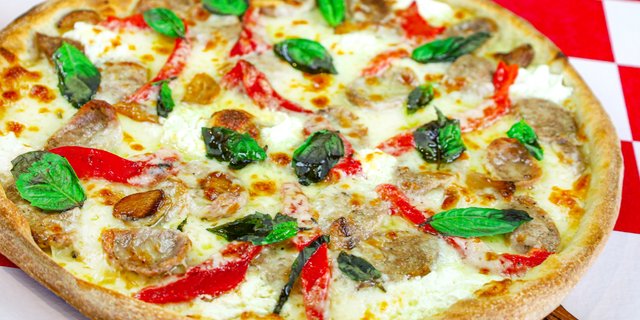 18" Vesuvio Pizza