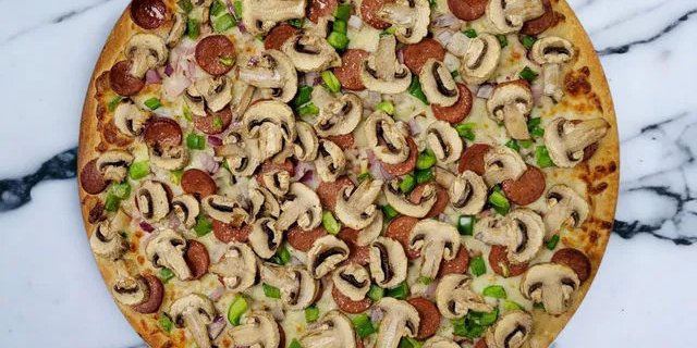 Persian Makhloot Pizza