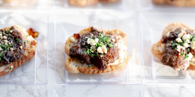 Tenderloin Crostini