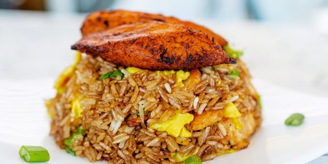 Peruvian Chicken Chaufa Tray
