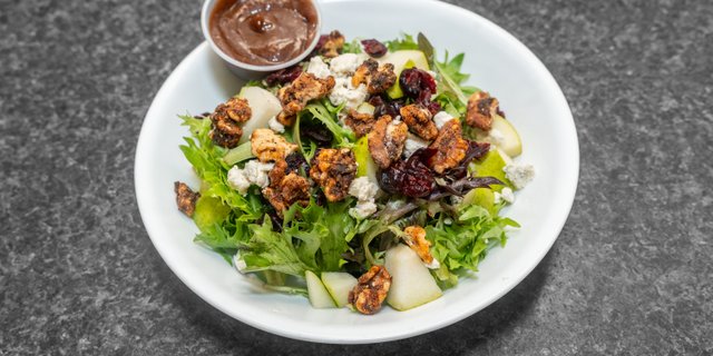 Pear & Bleu Cheese Salad