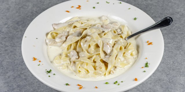 Grilled Chicken Alfredo Pasta
