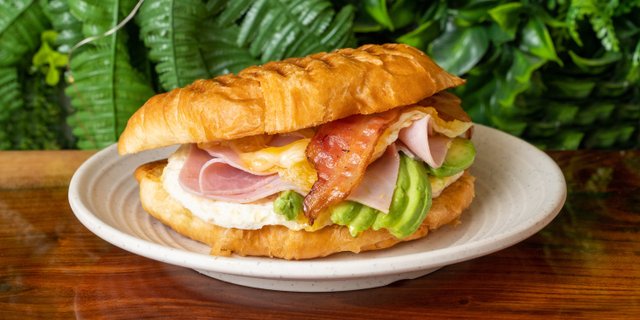 Supreme Croissant