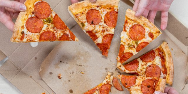 Pepperoni & Banana Peppers Pizza