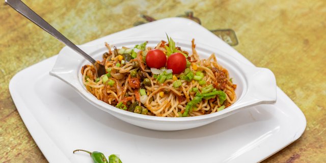 Vegetable Hakka Noodles