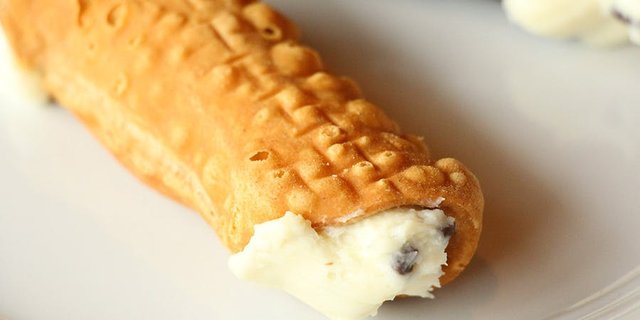Vanilla Cannoli