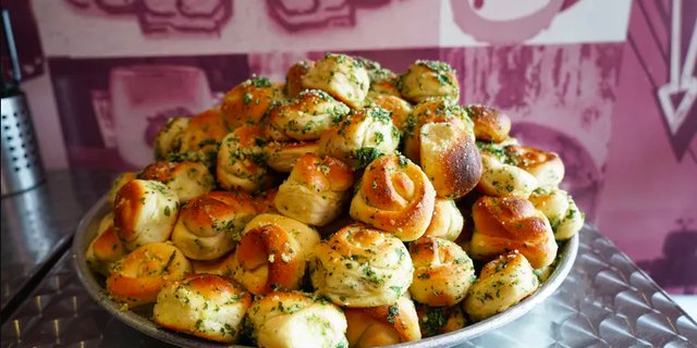 Garlic Knots
